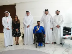 البطل الأولمبي أحمد المطيري مع المدير العام والرئيس التنفيذي الشيخ محمد بن عبدالله آل ثاني