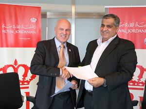 جانب من توقيع الإتفاقية