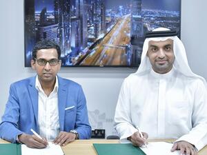 خلال توقيع الاستراتيجية