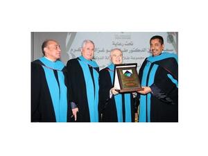 أعرب الدكتور أبوغزاله عن سعادته وفخره بتخريج كوكبة من طلبة الجامعة متمنيا لهم النجاح والتوفيق.