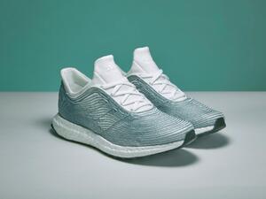 حذاء adidas x Parley