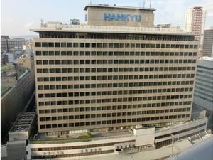 يمثل مكتب أوساكا نقطة الاتصال بين أصحاب شركات القانون وأصحاب الملكية الفكرية في اليابان.