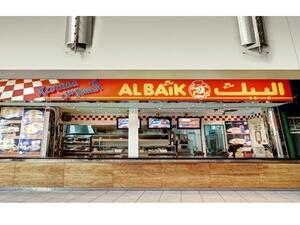Al Baik, the local fast-food outlet beloved of Saudi diners, came fifth in a ranking of popular brands by YouGov, ahead of Samsung, YouTube and Google. (Courtsey of Al-Baik)