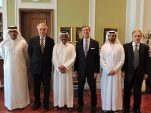 عبد الله المزروعي . توماس متاير . خلف الحبتور . فورد فريكر . عبد السلام المرزوقي ؛ زياد عيده