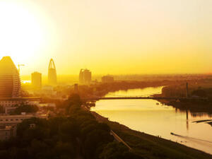 تبدأ اليوم بالعاصمة السودانية الخرطوم أول مباحثات تجارية رسمية بين السودان والولايات والمتحدة الأميركية، بعد قطيعة 20 عاماً.