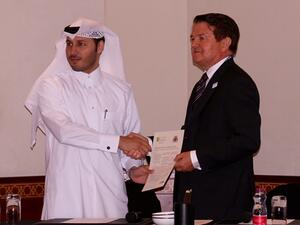 المهندس مشعل الشمري، مدير مجلس قطر للمباني الخضراء، والسيد ميل بريتشارد، الرئيس المؤقت لمعهد تشارترد للبناء بمنطقة الشرق الأوسط، أثناء حفل توقيع مذكرة التفاهم