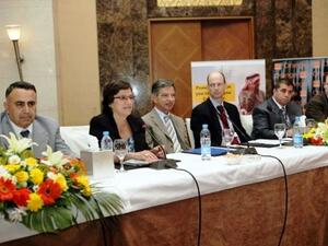 حضر المؤتمر الصحافي وزير الإتصالات وتكنولوجيا المعلومات باسم الروسان ورئيس هيئة تنظيم قطاع الاتصالات محمد الطعاني ونايله خوام، الرئيس التنفيذي لOrange الاردن وعدد من مدراء: شركة كاتربلر، وجرارات الأردن وOrange الأردن