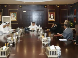 خلال الاجتماع