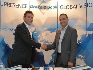 خلال التوقيع