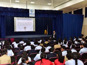 du Educates Students on the Importance of Cyber Safety in the UAE