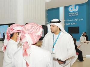 du employee counseling students at Tawdheef job fair