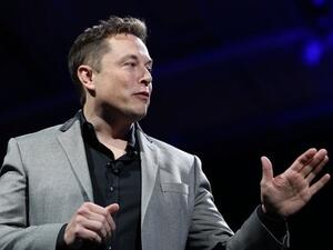 فاجأ ماسك المستثمرين في وقت سابق من هذا الشهر بقراره بسحب Tesla من البورصات بصفقة تصل قيمتها إلى 72 مليار دولار.