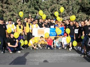 موظفو أورنج بعد تكريمهم لمشاركتهم في ماراثون عمان الدولي 2011