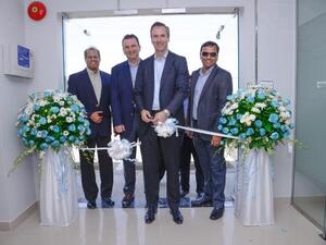 خلال الافتتاح