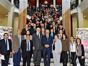 اختتم العرض بصورة تذكارية، وجولة للمستشار ستال ومسؤولو الوكالة الأميركية للتنمية الدولية يرافقهم رئيس الجامعة ووكيل الشؤون الأكاديمية.