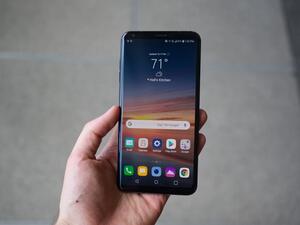 LG’s 2017 do-it-all phone takes yet another victory lap. (TR)