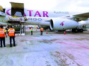 The new stocks of vegetables being unloaded from Qatar Cargo. (The Peninsula)