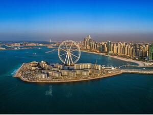 
Located against the backdrop of Ain Dubai, soon-to-be the world’s tallest and largest observation wheel at over 210 m, the elegant development will boast stunning vistas of the Arabian Gulf and Dubai skyline.