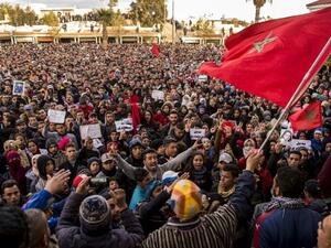 يدعو رجال الأعمال بالمغرب إلى ربط الزيادة في الأجور بالتضخم، والمرونة في سوق الشغل، مفضلين الوصول إلى اتفاق مع الاتحادات العمالية عبر مفاوضات ثنائية. 
