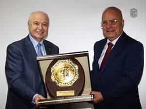 أكد سعادة الدكتور طلال أبوغزاله خلال المؤتمر على أهمية التعليم والمعرفة الذي سيعيد الأمة العربية إلى مجدها