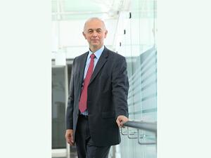 السيد فيليب كوبل، نائب الرئيس الأول للأسواق الناشئة وغير المباشرة