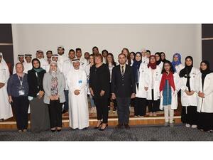 إدارة التعليم الطبي بحمد الطبية وكلية الطب في جامعة قطر تعقدان دورة توجيهية لدفعة 2017 من طلبة الطب المستجدّين في الجامعة.