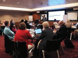 المشاركون في ورشة "تمكين القادة التربويين" يناقشون أفضل السُبل لإحداث تغيير مستدام في منظومة التعلم والتعليم في قطر