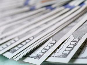 هبط الدولار لليوم الثالث على التوالي مقابل عملات منافسة