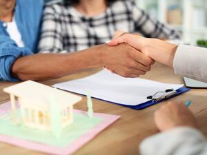 Property sales to foreigners posted an annual hike of 78.4 percent to reach 39,663 houses. (Shutterstock)