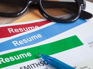 There are at least four major problems with sending too many job applications. In this article, career expert Rania Oteify explains. (Shutterstock)