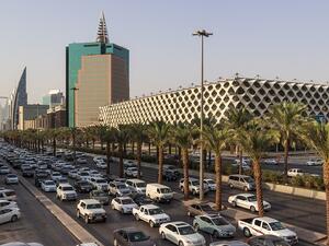 عدد السيارات غير المؤمنة كبير، مرجعا سبب ذلك إلى وجود فجوة بين تجديد الرخصة وتجديد وثيقة التأمين.