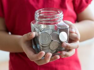 Children begin to form their money habits at the age of seven. (Shutterstock)