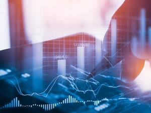 وزع سوق أبوظبي 23.4 مليار درهم من الأرباح النقدية على نحو 406 آلاف مستثمر من المساهمين المستحقين في الشركات المدرجة عن عام 2018.