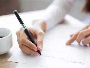 تعتبر إضافة صورة شخصية لك أمراً مفيداً إذا ما كنت تبحث عن فرصة عمل في بعض دول أوروبا أو منطقة الشرق الأوسط وشمال إفريقيا.