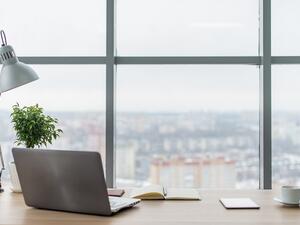 Even if you have an unlimited job contract, the economic changes might cause your position or your entire company to disappear within days. (Shutterstock)