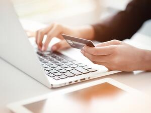 The Egyptian Electricity Company has activated its contract with e-finance to bring the e-payment of electricity bills into force in 8 easy ways. (File photo)
