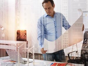 A total of 570 energy projects worth USD 77 billion are currently looking for financing. (Shutterstock)