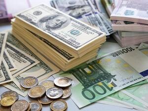 اليورو يرتفع في الوقت الذي تراجع فيه الدولار