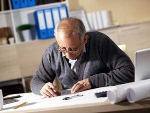 سيغادر الموظفون الذين سيحالون إلى التقاعد وظائفهم، من مطلع عام 2019، عند سن 61.5 عاماً بدلاً من 60 عاماً