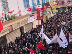 Some 700,000 civil servants observing a nationwide strike demanding payments' hike. (KUNA)