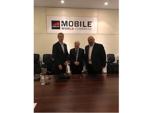 جانب من توقيع الإتفاقية