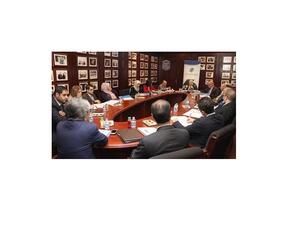 خلال الإجتماع