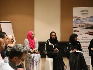 حلقة نقاشية حول كتاب "عيشها صح"