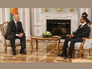 : سلطان أحمد بن سليّم، رئيس مجلس الإدارة  والرئيس التنفيذي لمجوعة موانئ دبي العالمية ورئيس مؤسسة الموانئ والجمارك والمنطقة الحرة، وفخامة الرئيس البيلاروسي ألكسندر لوكاشينكو، خلال لقائهما في بيلاروسي