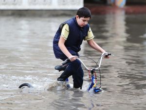 امطار غزيرة وفيضانات في قطر والسعودية
