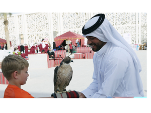 وفرت هذه الفعالية الفرصة للجمهور لإلقاء نظرة عن كثب على التقاليد والقيم المحلية، التي تجلت من خلال مجموعة من الأنشطة والاستعراضات والمتاجر التقليدية. 

