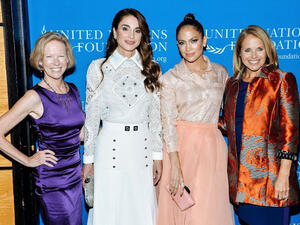 Queen Rania bonds with Hollywood stars over the Syrian refugee crisis in NY. (New My Royals)
