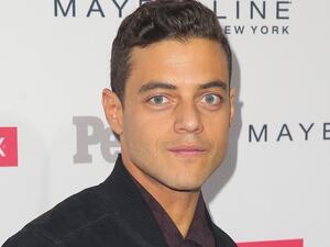 Rami Malek's TV series "Mr. Robot" is a raging success in Hollywood! (Bustle.com)