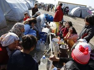 المعارك بين الأكراد و"داعش" تدفع الآف السوريين إلى تركيا
