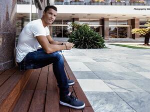 Looks like footballer Ronaldo is a fan of Moroccan singer Hatim Ammor. (Facebook)